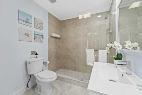 House in West Palm Beach, Florida 3 bedrooms, 189.52 sq.m. № 2401221 - photo 9