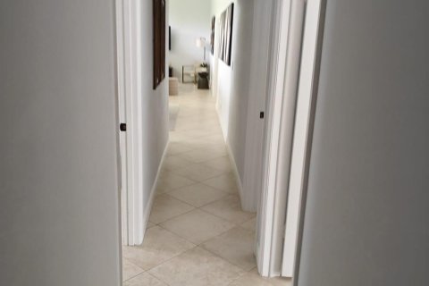 House in West Palm Beach, Florida 3 bedrooms, 189.52 sq.m. № 2401221 - photo 12