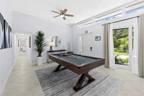 House in West Palm Beach, Florida 3 bedrooms, 189.52 sq.m. № 2401221 - photo 2