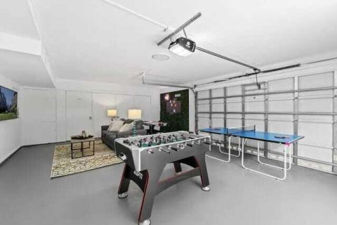 House in West Palm Beach, Florida 3 bedrooms, 189.52 sq.m. № 2401221 - photo 7