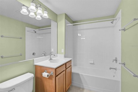 Condo in Sarasota, Florida, 2 bedrooms  № 1887071 - photo 21