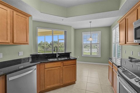Condo in Sarasota, Florida, 2 bedrooms  № 1887071 - photo 11