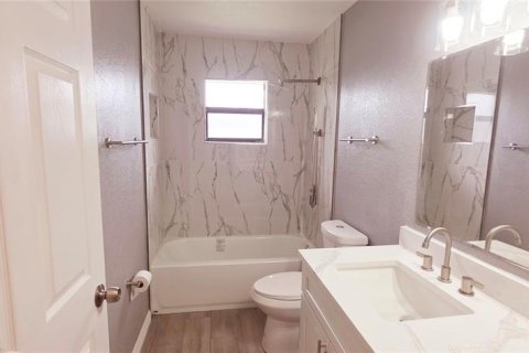 Casa en venta en Cape Coral, Florida, 3 dormitorios, 109.81 m2 № 1899457 - foto 11