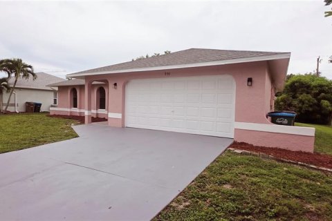 Casa en venta en Cape Coral, Florida, 3 dormitorios, 109.81 m2 № 1899457 - foto 2