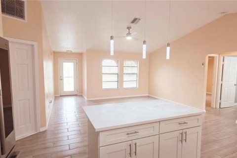Casa en venta en Cape Coral, Florida, 3 dormitorios, 109.81 m2 № 1899457 - foto 21