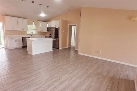 Casa en venta en Cape Coral, Florida, 3 dormitorios, 109.81 m2 № 1899457 - foto 9