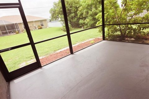 Casa en venta en Cape Coral, Florida, 3 dormitorios, 109.81 m2 № 1899457 - foto 28
