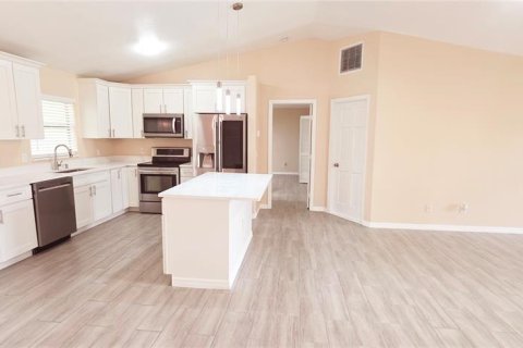 Casa en venta en Cape Coral, Florida, 3 dormitorios, 109.81 m2 № 1899457 - foto 8