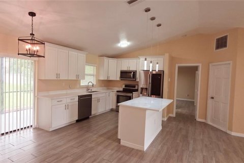 Casa en venta en Cape Coral, Florida, 3 dormitorios, 109.81 m2 № 1899457 - foto 18