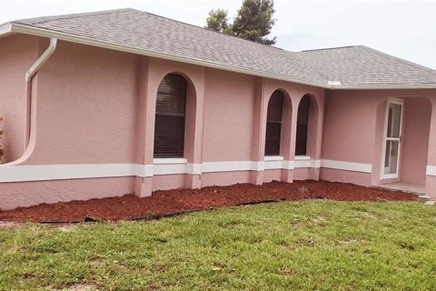 Casa en venta en Cape Coral, Florida, 3 dormitorios, 109.81 m2 № 1899457 - foto 3