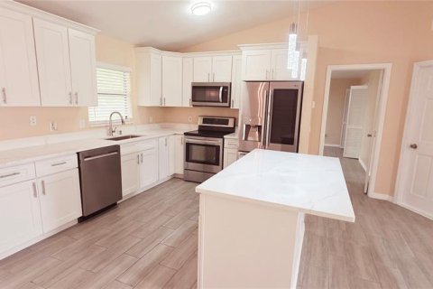 Casa en venta en Cape Coral, Florida, 3 dormitorios, 109.81 m2 № 1899457 - foto 4