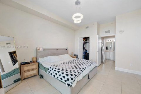 Condominio en venta en Miami, Florida, 1 dormitorio, 76.27 m2 № 2090224 - foto 10