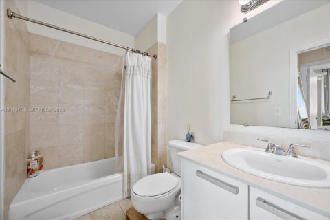 Condominio en venta en Miami, Florida, 1 dormitorio, 76.27 m2 № 2090224 - foto 12