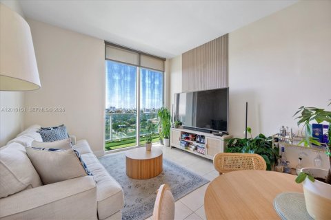 Condominio en venta en Miami, Florida, 1 dormitorio, 76.27 m2 № 2090224 - foto 6