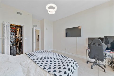 Condominio en venta en Miami, Florida, 1 dormitorio, 76.27 m2 № 2090224 - foto 9