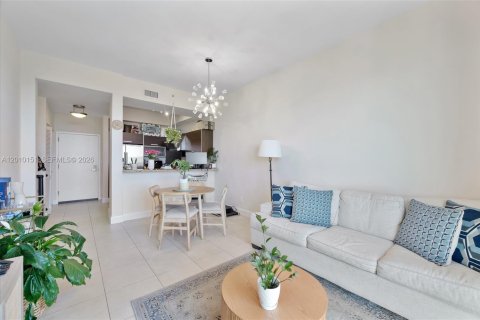 Condominio en venta en Miami, Florida, 1 dormitorio, 76.27 m2 № 2090224 - foto 7