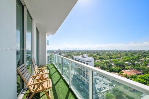 Condominio en venta en Miami, Florida, 1 dormitorio, 76.27 m2 № 2090224 - foto 15