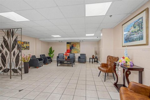 Copropriété à vendre à Miami, Floride: 2 chambres, 96.34 m2 № 2283453 - photo 17