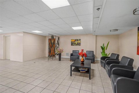 Copropriété à vendre à Miami, Floride: 2 chambres, 96.34 m2 № 2283453 - photo 16