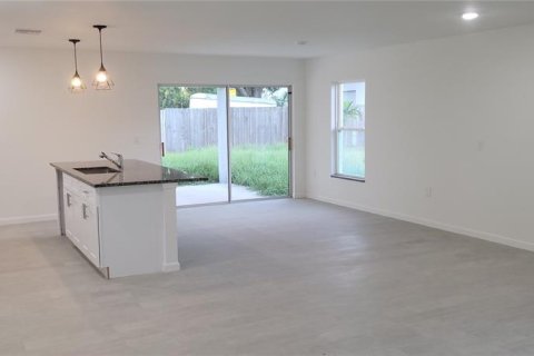 Villa ou maison à vendre à North Port, Floride: 4 chambres, 167.22 m2 № 1904629 - photo 2