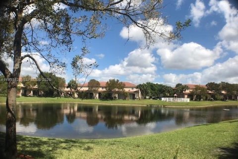Touwnhouse à louer à Miramar, Floride: 3 chambres, 121.33 m2 № 1996380 - photo 5