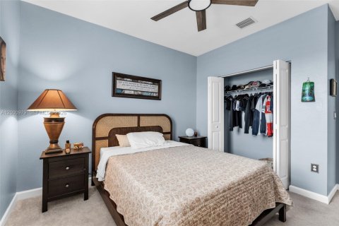 Casa en venta en Homestead, Florida, 5 dormitorios, 276.29 m2 № 2066264 - foto 23