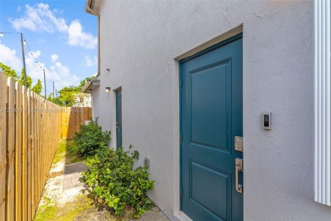 Casa en venta en Homestead, Florida, 5 dormitorios, 276.29 m2 № 2066264 - foto 30