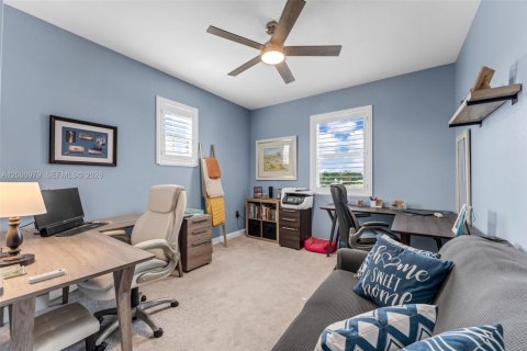 Casa en venta en Homestead, Florida, 5 dormitorios, 276.29 m2 № 2066264 - foto 17