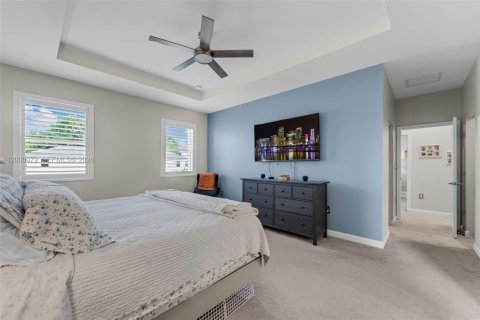 Casa en venta en Homestead, Florida, 5 dormitorios, 276.29 m2 № 2066264 - foto 12