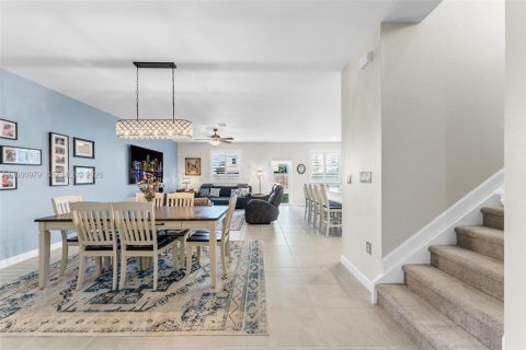 Casa en venta en Homestead, Florida, 5 dormitorios, 276.29 m2 № 2066264 - foto 2