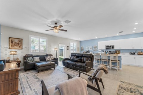 Casa en venta en Homestead, Florida, 5 dormitorios, 276.29 m2 № 2066264 - foto 4