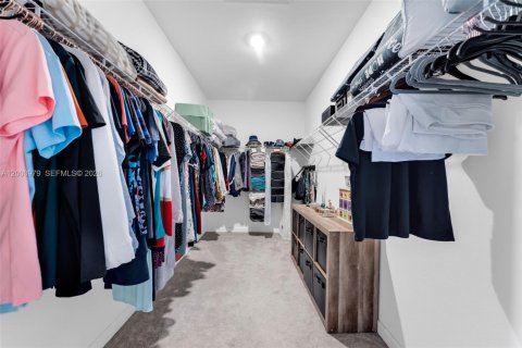 Casa en venta en Homestead, Florida, 5 dormitorios, 276.29 m2 № 2066264 - foto 13