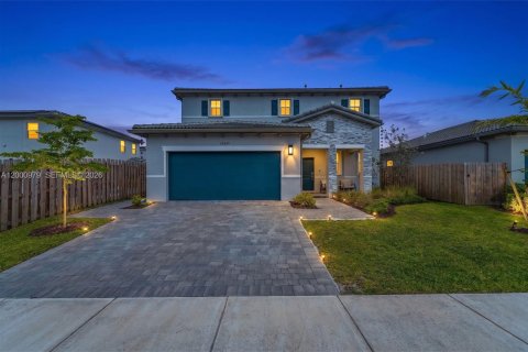 Casa en Homestead, Florida 5 dormitorios, 276.29 m2 № 2066264