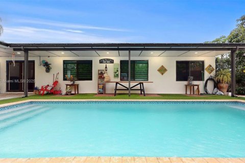 Villa ou maison à vendre à Miami, Floride: 4 chambres, 153.85 m2 № 1923103 - photo 23