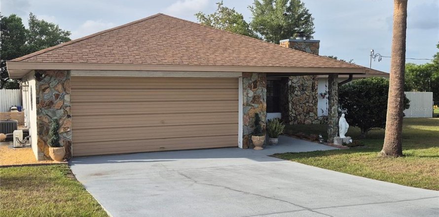 Casa en Dunnellon, Florida 3 dormitorios, 136.75 m2 № 1786138