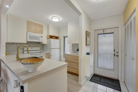 Condominio en venta en Lauderhill, Florida, 2 dormitorios, 80.82 m2 № 1455891 - foto 3
