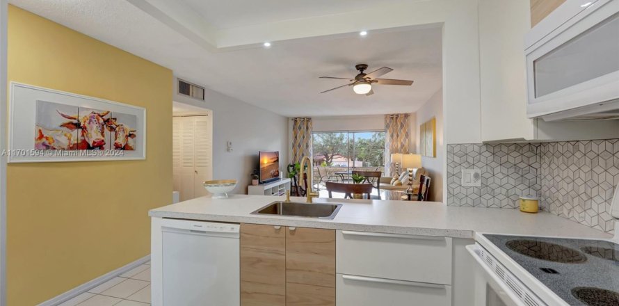 Condominio en Lauderhill, Florida, 2 dormitorios № 1455891