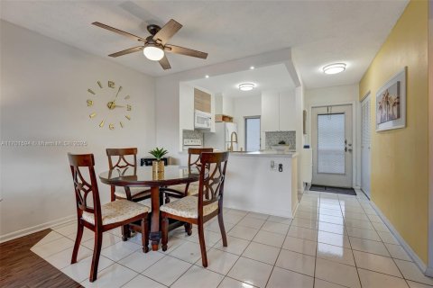 Condominio en venta en Lauderhill, Florida, 2 dormitorios, 80.82 m2 № 1455891 - foto 6