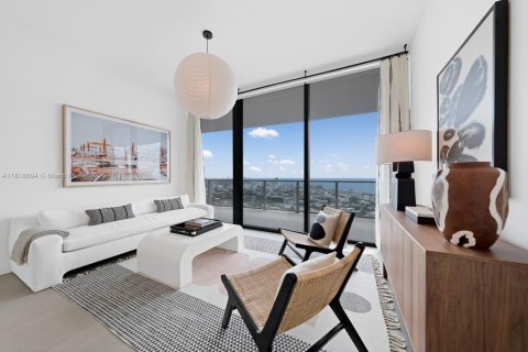 Condo in Miami Beach, Florida, 2 bedrooms  № 1820332 - photo 1
