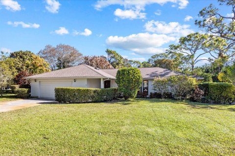 House in Jensen Beach, Florida 4 bedrooms, 215.35 sq.m. № 2368581