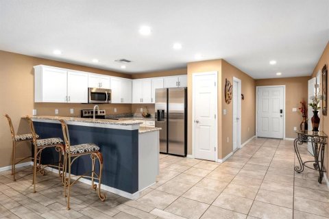 Townhouse in Gibsonton, Florida 3 bedrooms, 165.18 sq.m. № 1899324 - photo 6