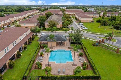 Townhouse in Gibsonton, Florida 3 bedrooms, 165.18 sq.m. № 1899324 - photo 27