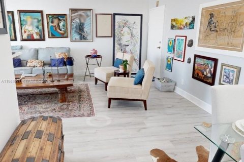 Купить кондоминиум в Халландейл-Бич, Флорида 1 комната, 121.79м2, № 2030205 - фото 7