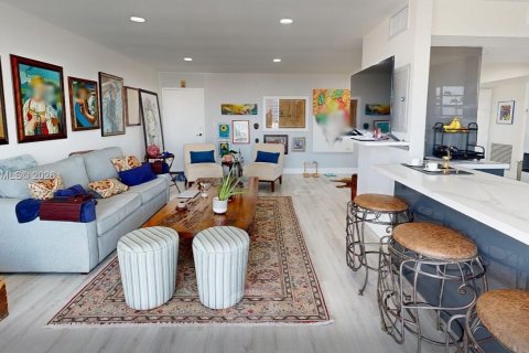 Купить кондоминиум в Халландейл-Бич, Флорида 1 комната, 121.79м2, № 2030205 - фото 4