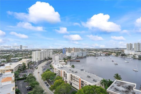 Купить кондоминиум в Халландейл-Бич, Флорида 1 комната, 121.79м2, № 2030205 - фото 2