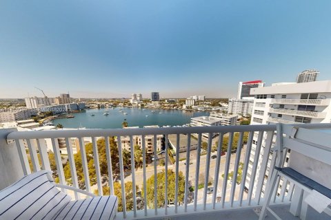 Купить кондоминиум в Халландейл-Бич, Флорида 1 комната, 121.79м2, № 2030205 - фото 15