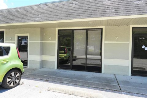Commercial property in Pinellas Park, Florida 31.12 sq.m. № 2201963 - photo 3