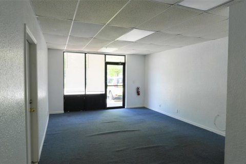 Commercial property in Pinellas Park, Florida 31.12 sq.m. № 2201963 - photo 5