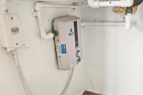 Copropriété à vendre à Miami, Floride: 2 chambres, 77.2 m2 № 1949717 - photo 16