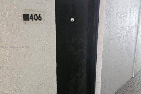 Copropriété à vendre à Miami, Floride: 2 chambres, 77.2 m2 № 1949717 - photo 4